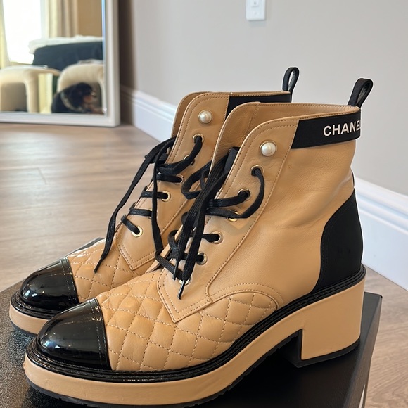 Chanel Boots Collection Fall - Winter 2021 - Picture 5 of 7